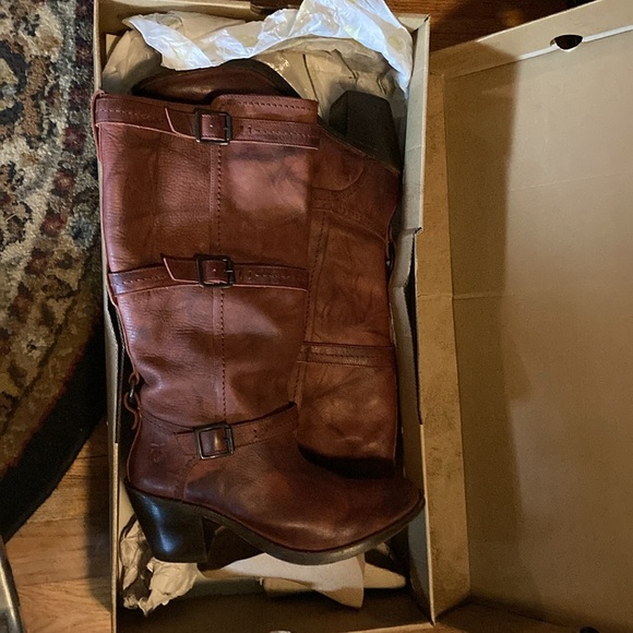 Frye VINTAGE tall woman’s boots - Picture 5 of 6